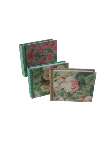 Petit carnet de poche avec couvertures rigides en draps blancs
