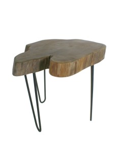 Table d'appoint en racine de teck avec pieds en métal de style nordique.