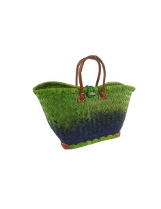 Cesta de la compra con asas de cuero multicolor verde con cierre central con botón capazo de hoja de rafia. 2