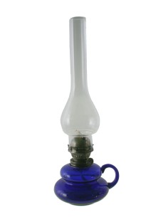 Quinqué palmatoria de vidrio base color azul con agarre y tulipa decoración vintage lámpara de aceite. Medidas: 37x14xØ11 cm.