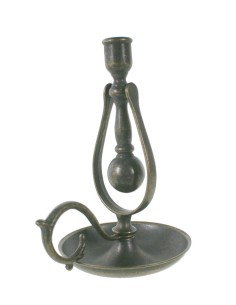 Palmatoria autonivelante de metal envejecido para vela de Ø 2 cm. decoración hogar estilo vintage. 2