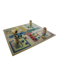 Jeu Parcheesi de style vintage dans une boîte en carton avec des accessoires en bois, jeu de société traditionnel.