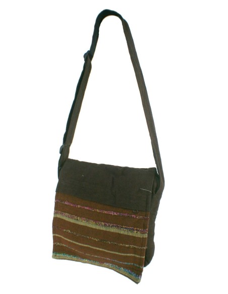 Bolso multiuso diseño étnico hippie con solapa y asas de tejido algodón color marrón. Medidas: 29x35 cm. Aprox.