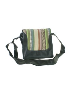 Petit sac hippie ethnique noir à rabat multicolore 2