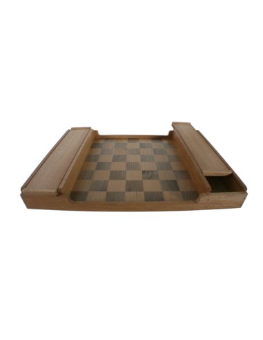 Tablero de ajedrez de madera maciza estilo retro.