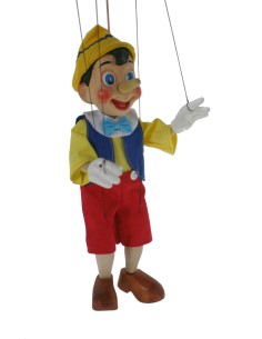 Marioneta de cuerda modelo Pinocho clásico de madera y pintado artesanal con vestido de colores.