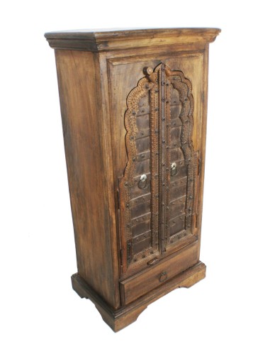 Petite armoire indienne en palissandre massif, fabriquée en Inde, avec sculptures.