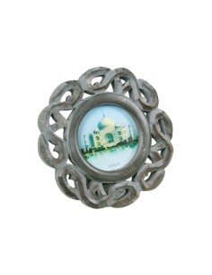 Marco para foto redondo realizado en madera tallada maciza estilo rustico.