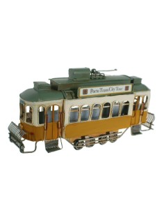 Tranvía de metal color amarillo replica retro vehículo para coleccionista y decoración hogar. Medidas: 14x27x7 cm.