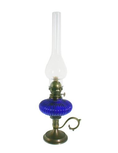 Lampe à huile à base de verre bleu avec poignée et abat-jour de décoration de lampe à huile vintage.