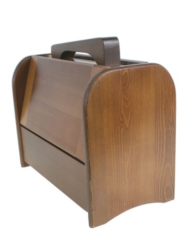 Caja limpia calzado de madera maciza teñida y de amplio acceso para utensilios