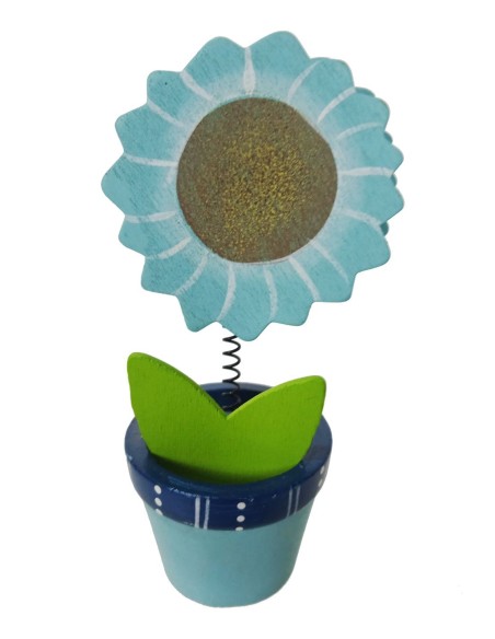 Pinça de fusta forma de flor color blau, base de sobretaula, clip amb suport vertical per a targetes. Mides: 11x6x4 cm.