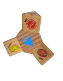 Puzle de fusta amb formes geomètriques per girar amb dibuixos i text en anglès per a coordinació infantil.