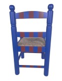 Cadira infantil de fusta disseny blaugrana, personalitzada amb el nom i pintada a mà