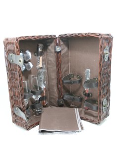 Cistella de Pícnic equipada per a dues ampolles, per al camp, la platja o per a regal. Mides: 39x24x19 cm.