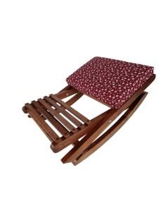 Reposapiés plegable de madera base ancha color avellana acolchado rojo vintage mueble auxiliar. Medidas: 39x58x37 cm. 2