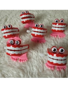 Jeu de corde jouet pour enfants sautant des dents aux yeux rouges 2
