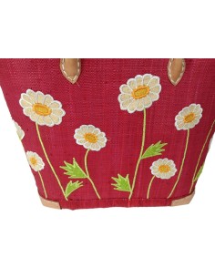 Panier de courses en raphia rouge avec détail floral et poignée en cuir, fermeture intérieure. 2