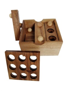 Juego de madera Cubo Puzzle 9 agujeros 2