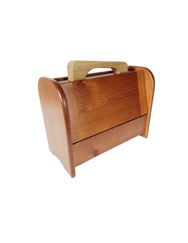 Boîte de nettoyage de chaussures en bois massif teinté avec large accès pour les ustensiles et l'entretien des chaussures.