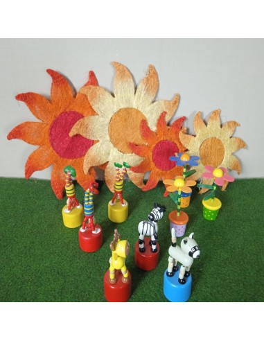 Jouet à presser traditionnel éléphant en bois articulé avec base en bois, jeu d'adresse pour enfants.