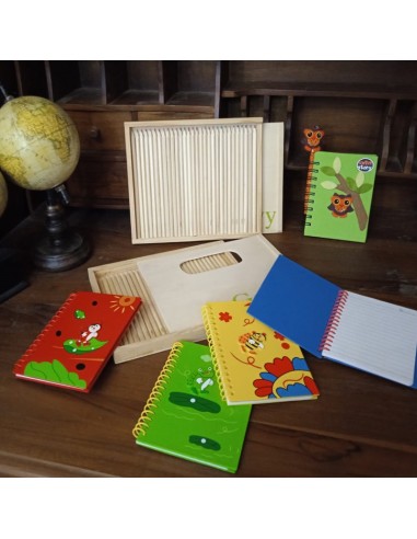 Libreta Infantil Hojas a Rayas con tapas de madera de Color Verde decorada con Rana y Sol