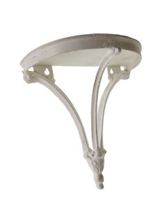 Corbeau en métal blanc vieilli – Style vintage et polyvalent. 2