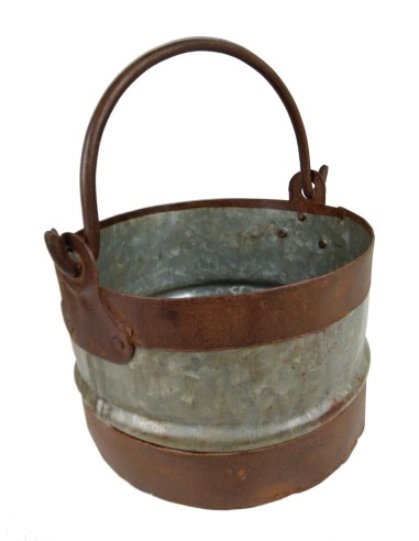 Seau en métal avec poignée en fer, récipient de style vintage et rustique, idéal pour les décorations.