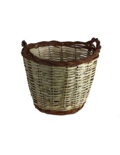 Grand panier artisanal en rotin et osier, de fabrication locale, un accessoire décoratif.