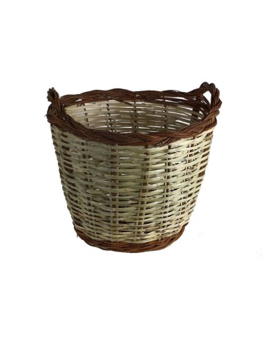 Grand panier artisanal en rotin et osier, de fabrication locale, un accessoire décoratif.