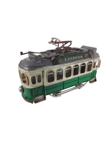 Réplique du tramway vert rétro pour le modèle de collection de Lisbonne.