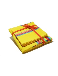 Nappe jaune avec 4 serviettes assorties pour habiller votre table 2