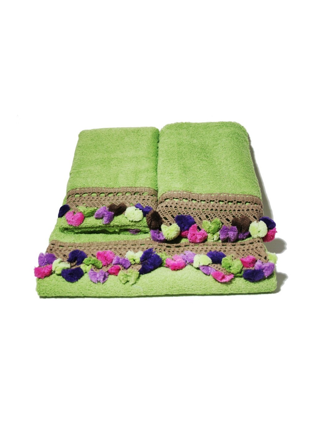 Juego toallas de baño color verde con cenefa ambiente estilo rustico