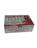 Caja de madera decorada con litografía que nos evocan a tiempos pasados y de estilo vintage. Puedes guardar bombones, caramelos