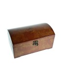 Boîte à bijoux en bois de cerisier à l'intérieur de la doublure