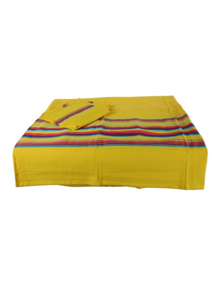 Mantel de color amarillo con 4 servilletas. Medidas: 150x150 cm.
