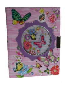 Diario infantil color rosa con ilustración mariposa. Medidas: 14x18 cm.