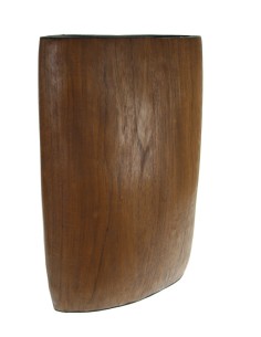 Vase en bois massif en une seule pièce.