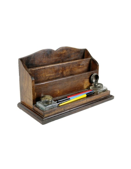 Facteur de facteur en bois avec stylos et encriers. Dimensions: 17x36 cm.