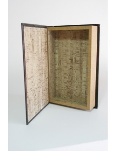 Caja libro con tapas símil de piel repujada 2