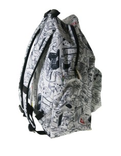 Mochila para el cole infantil con diseño en blanco y negro. 2