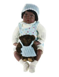 Muñeca negrita muy original de estilo clásico con vestido de punto  2