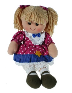 Muñeca clásica de trapo con vestido de color rosa a topos