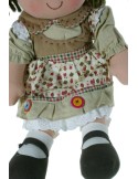 Muñeca clásica de trapo con vestido de color crudo marrón
