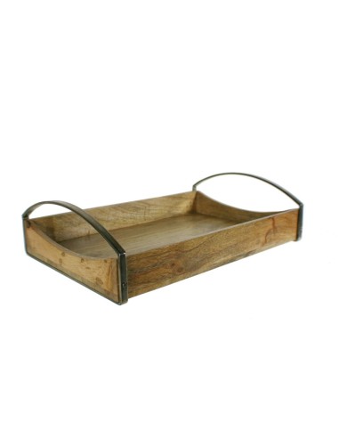 Plateau ou centre de table en bois d'acacia et métal dans une décoration rustique de style vintage