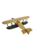 Avión biplano en madera maciza dos colores. Medidas: 9x26x21 cm.