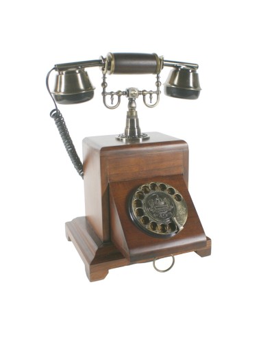 Téléphone en bois avec cadran rotatif caché. Mesures: 33x25x22 cm.