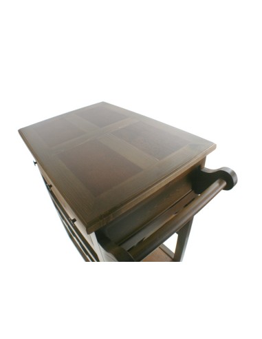 Carro de cuina de fusta amb safata, boteller i tres calaixos color castanyer útils de cuina i menjador.