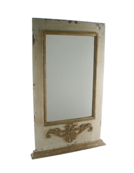 Espejo de pared con marco de madera acabado rustico con relieve. Medidas: 109x69x6 cm.