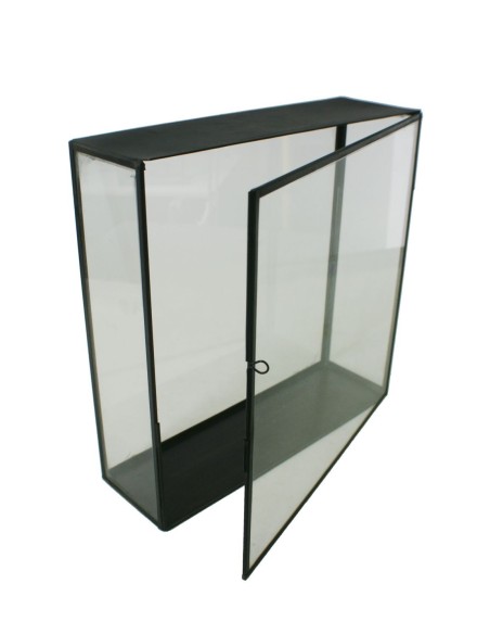Urna de cristal rectangular alta con borde metálico decoración hogar estilo retro vintage. Medidas: 35x35x11 cm.
